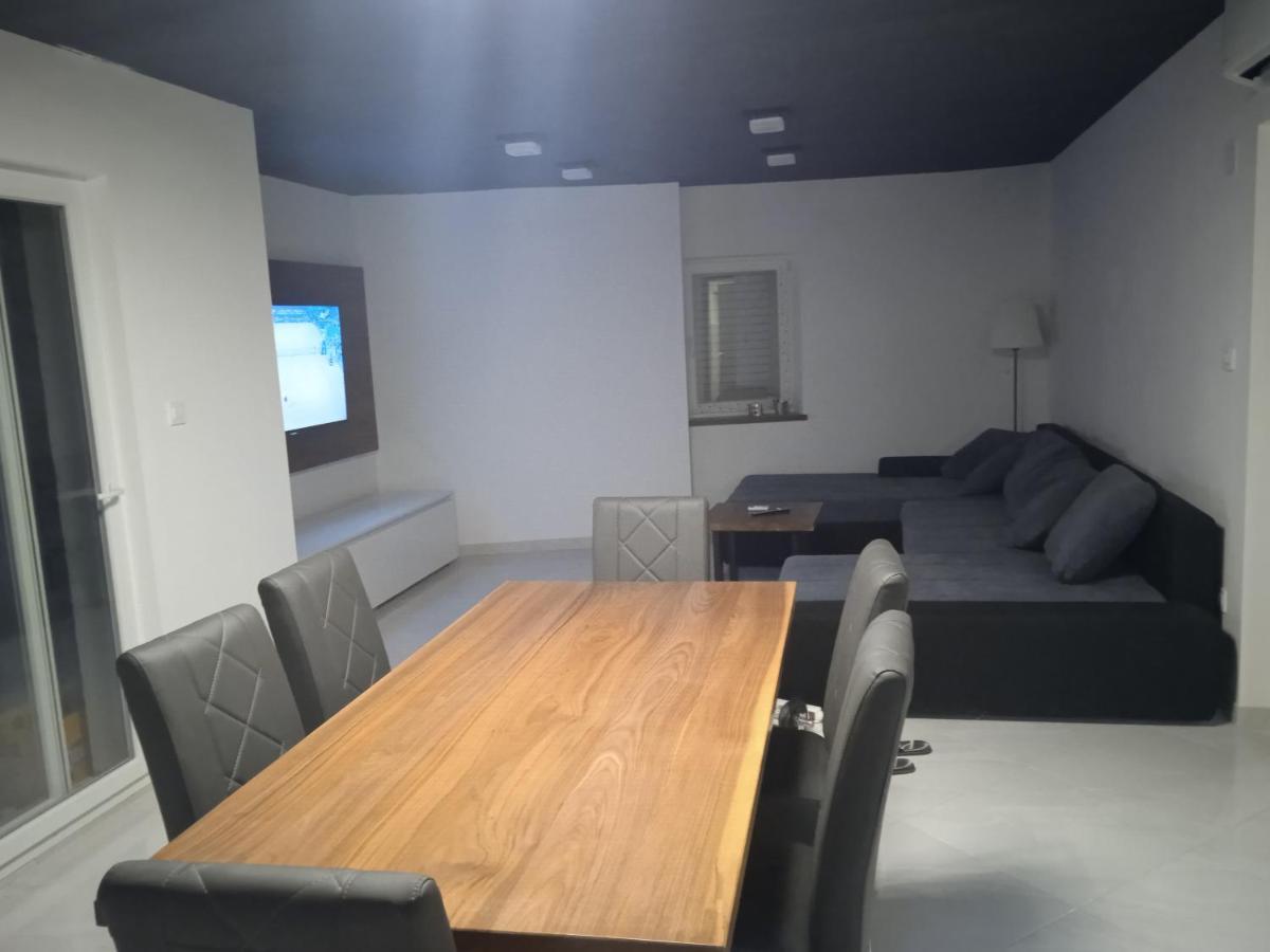 Apartamento Anton Povlja  Exterior foto